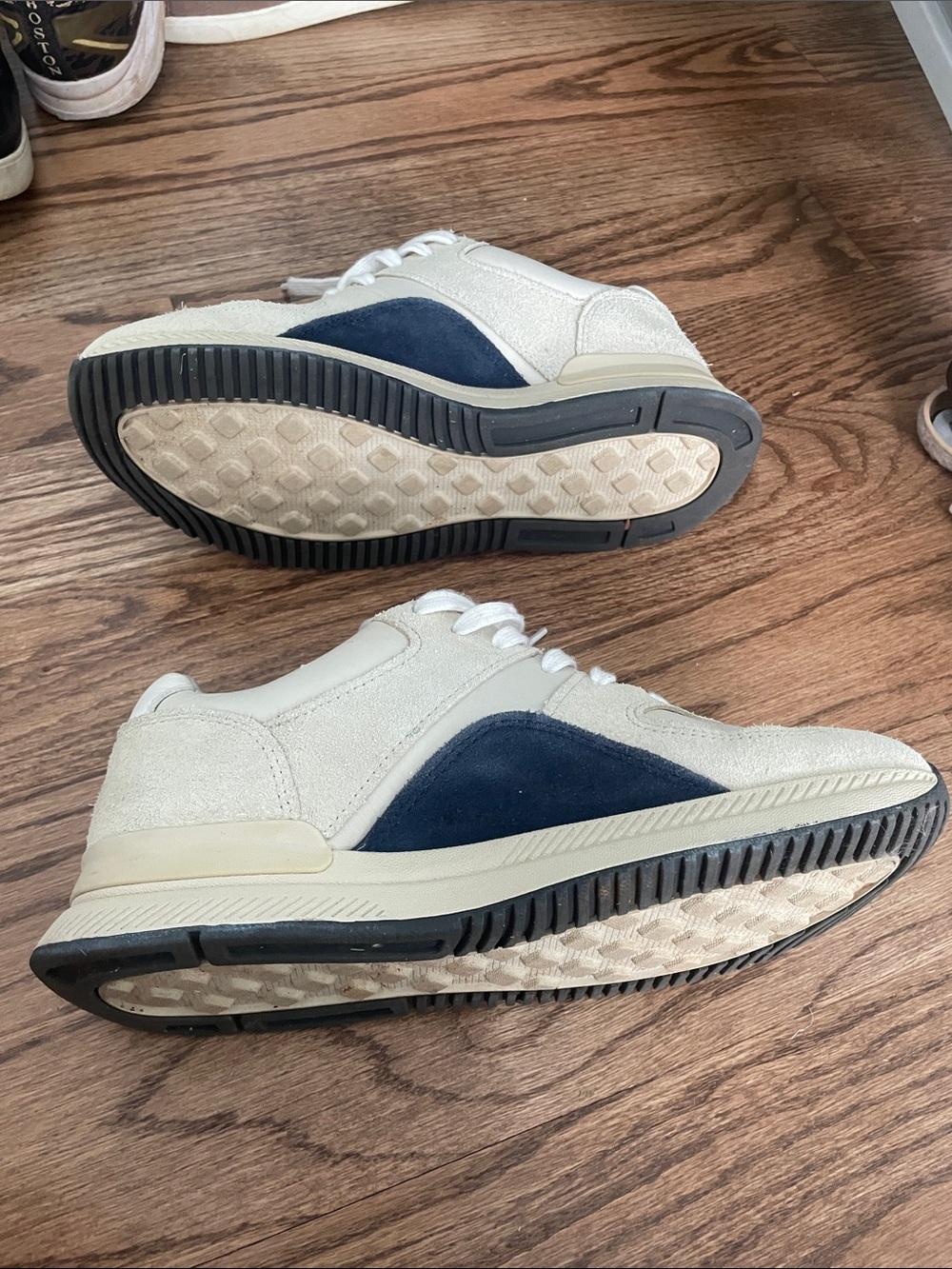 Everlane Cream And Navy Low-Top Sneakers View 5